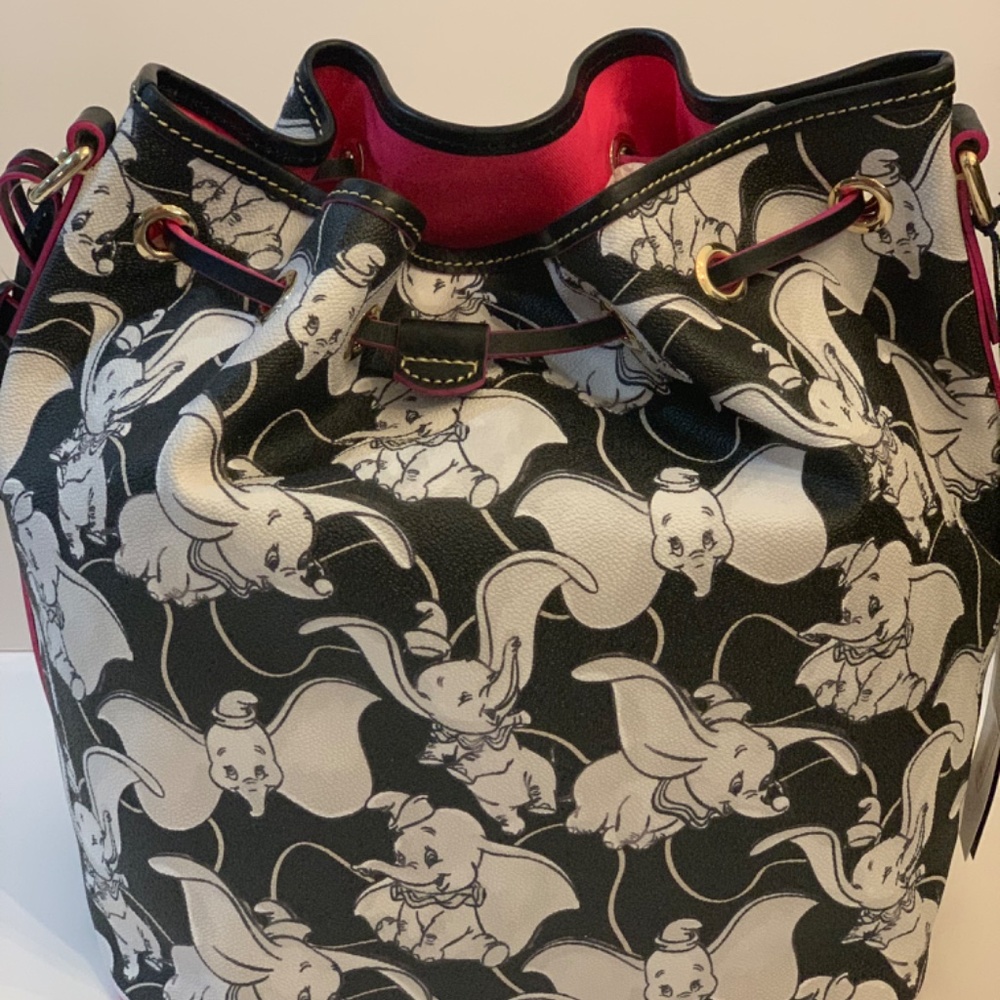 Disney Dooney & Bourke Limited Edition Dumbo Drawstring Purse - Picture 3 of 4